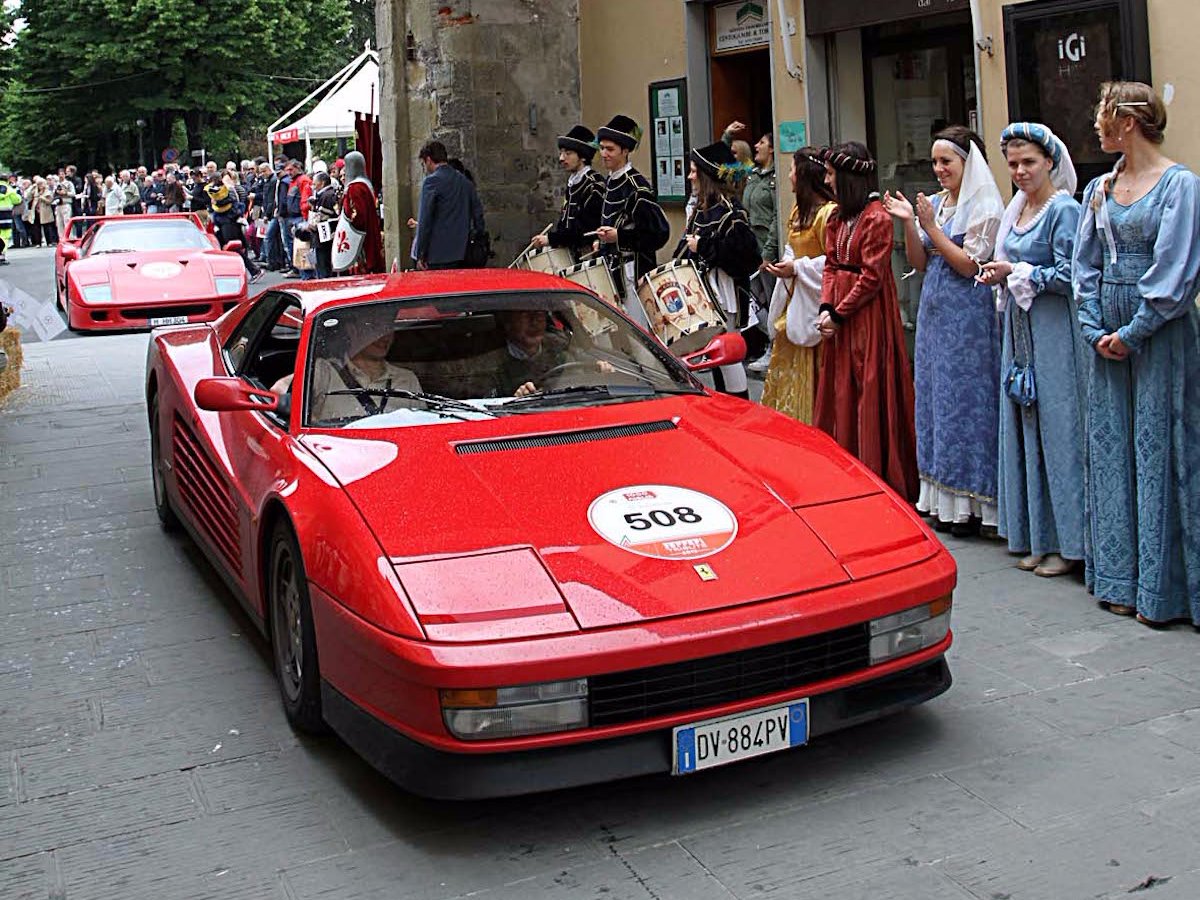 Diện kiến chiếc ô tô đồ chơi thuộc hàng đắt nhất thế giới mang hình hài siêu  xe Ferrari Testarossa