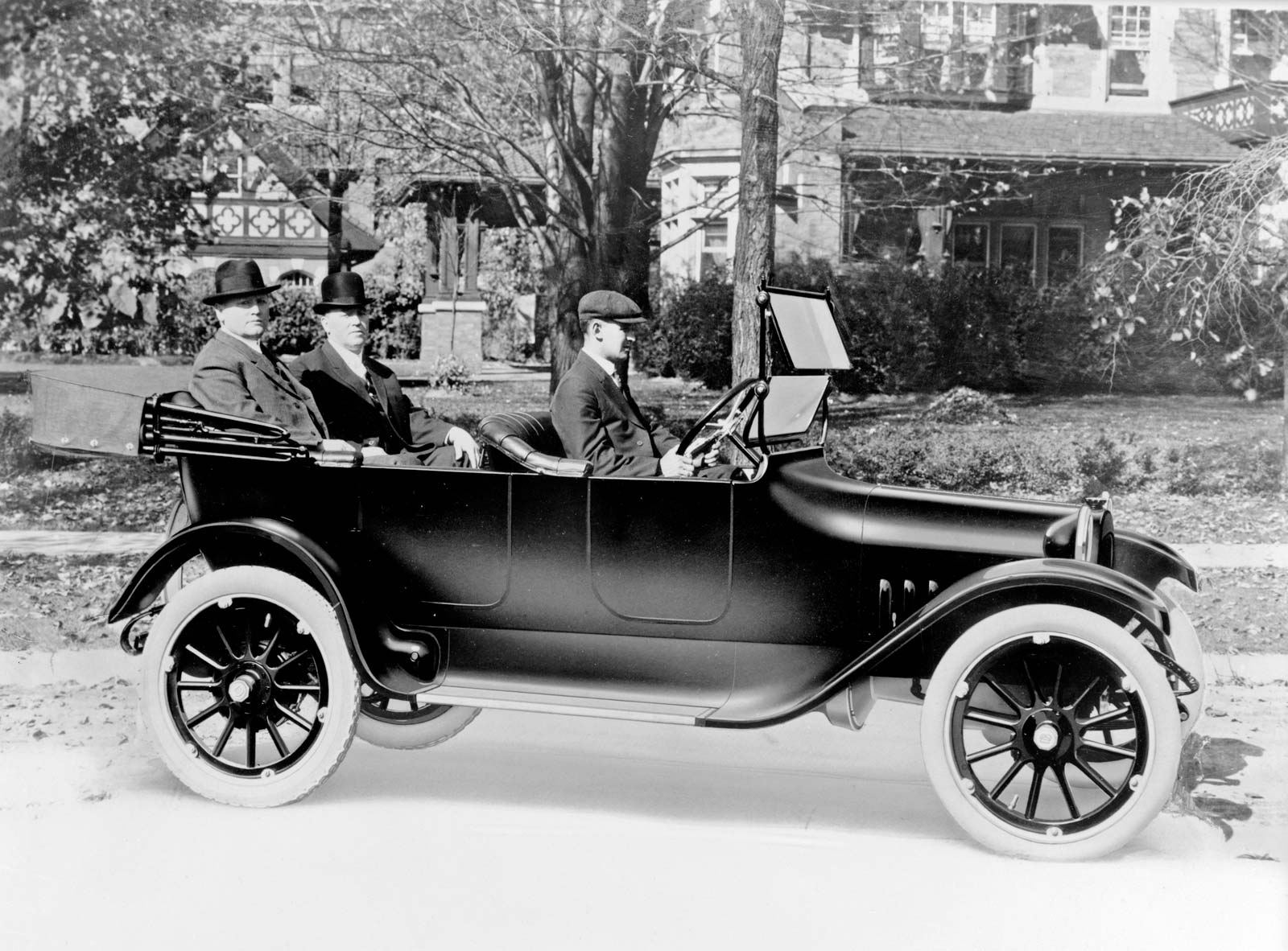 Mẫu xe ra đời đầu tiên của hãng Dodge
