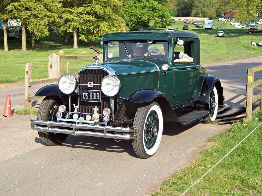 Mẫu xe với hệ thống động cơ 8 xi lanh vào những năm 30 của hãng